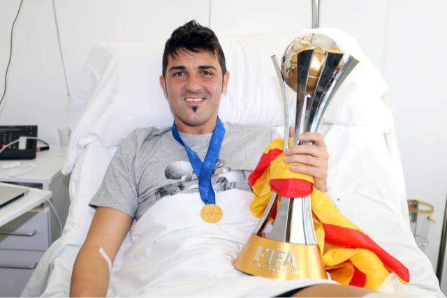 David Villa recibe en el hospital el Mundial de Clubes