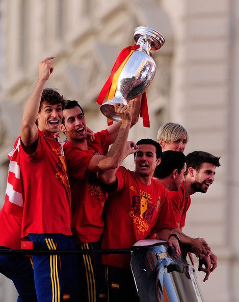 La Roja se funde con la afición en Madrid para celebrar la Eurocopa (02-06-12)