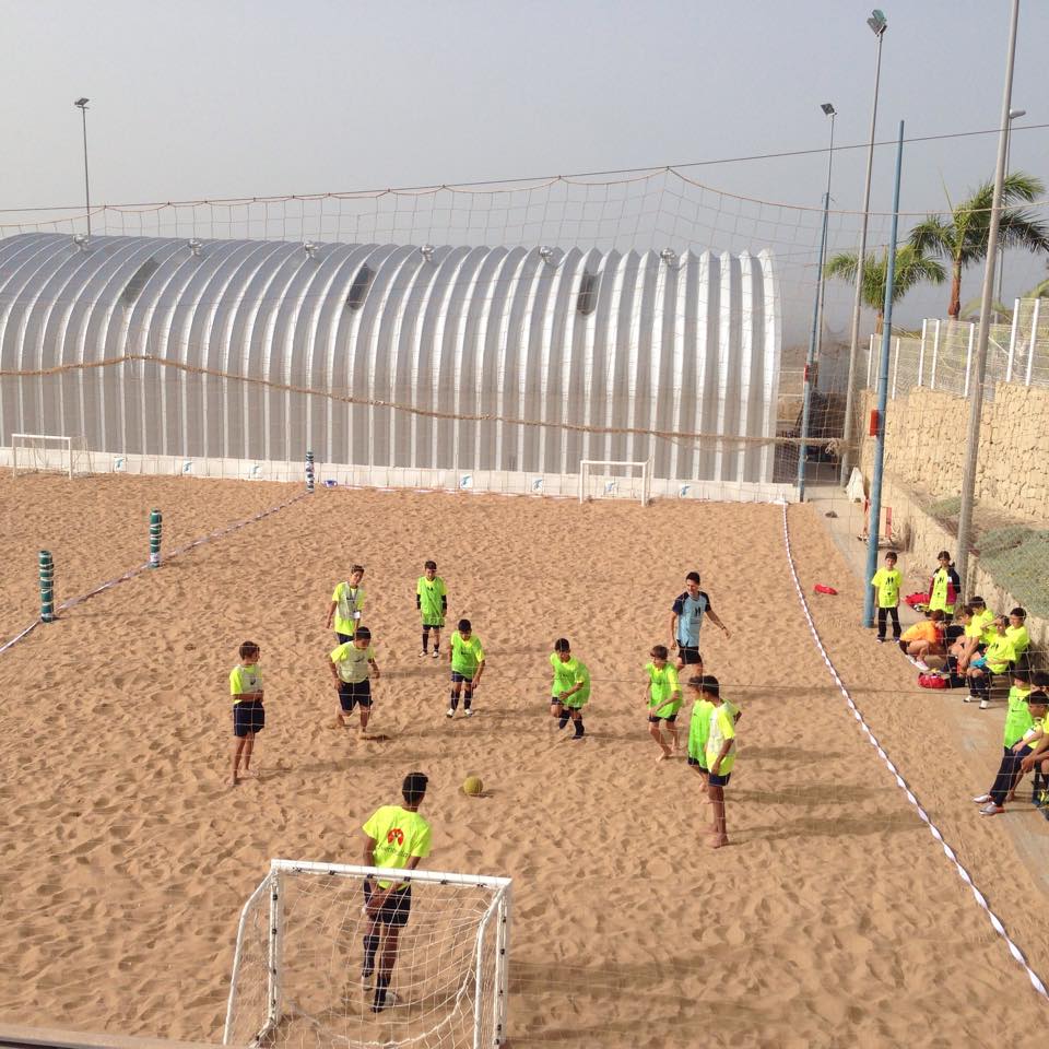 Fútbol y valores para 150 ‘peques’ en el Clínic de Navidad