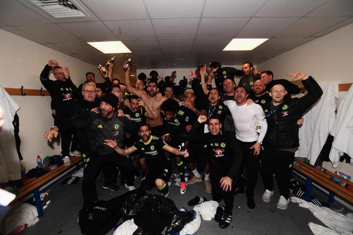 Pedro celebra el título de Premier League con el Chelsea en The Hawthorns (12-05-17) Darren Walsh