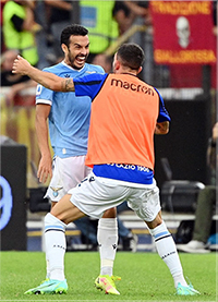 Pedro celebra su 2-0 en el derbi, primer gol con la camiseta de la SS Lazio