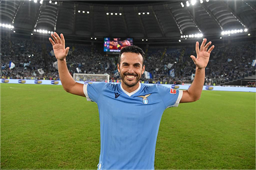 Pedro celebra la victoria en su primer Derby Della Capitale